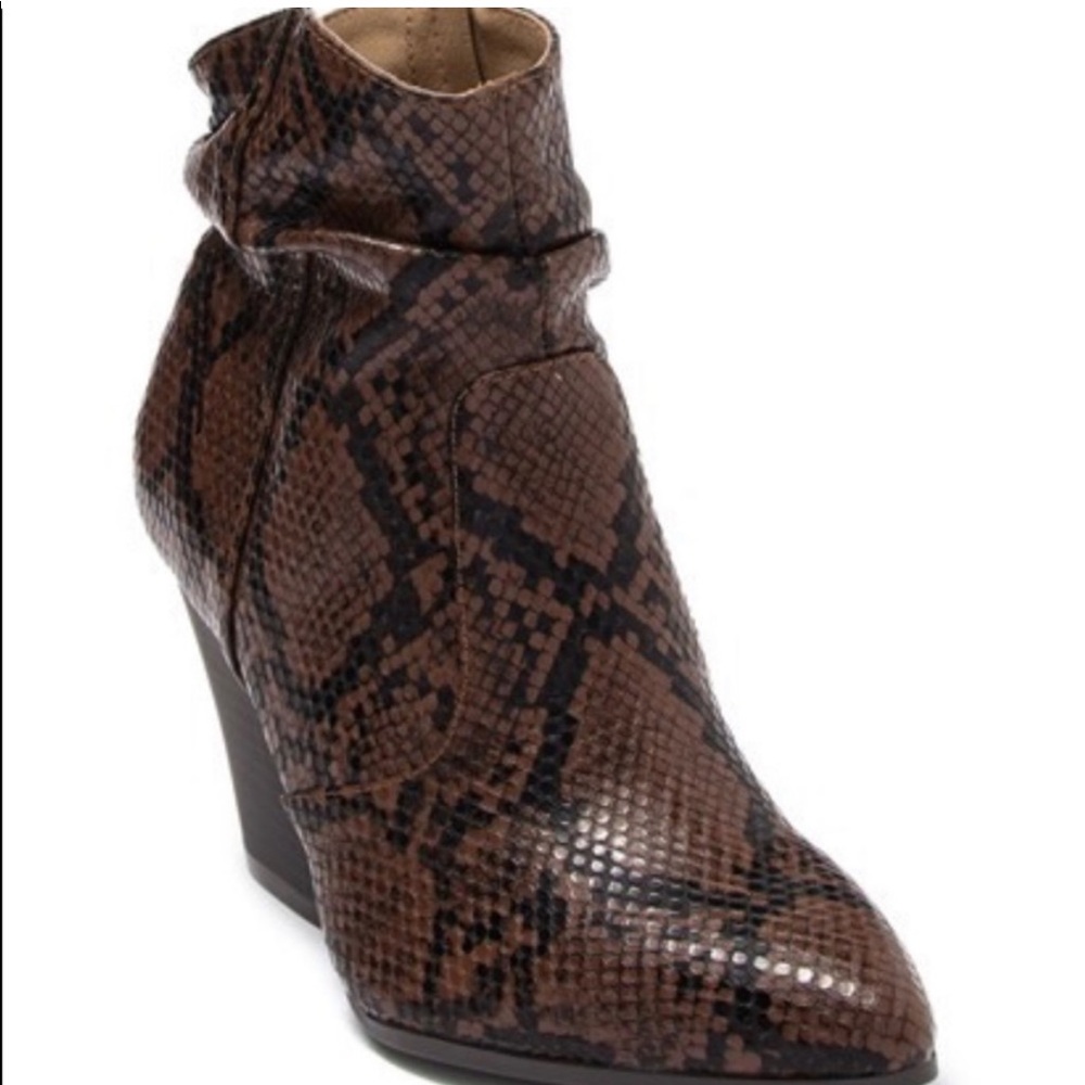 #25 NWT Seven Dials Halsey Snakeskin Embossed Ankle Bootie